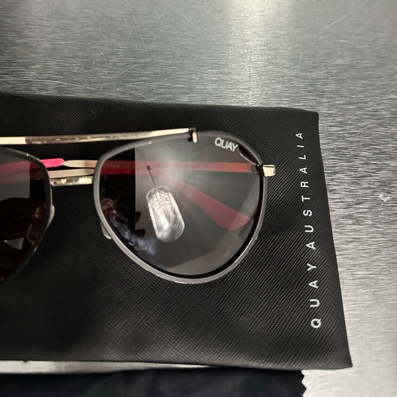 Quay Australia DIRTY HABIT Unisex Sunglasses Black Ross Frame - Picture 3 of 9